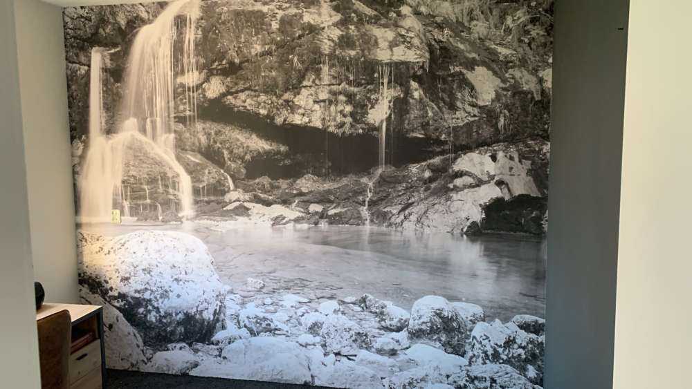 Wasserfall über Stein