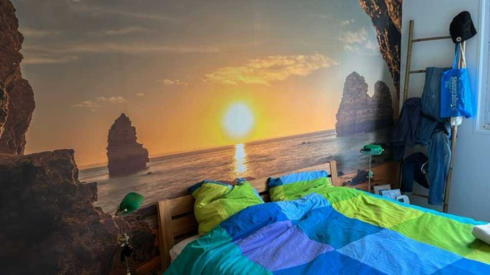 Sonnenaufgang aus einer Höhle