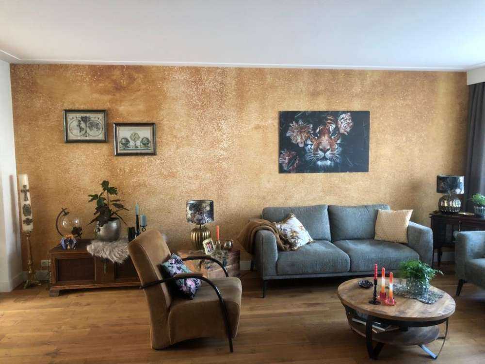 Ockerhaltiger gelber Beton auf Fototapete