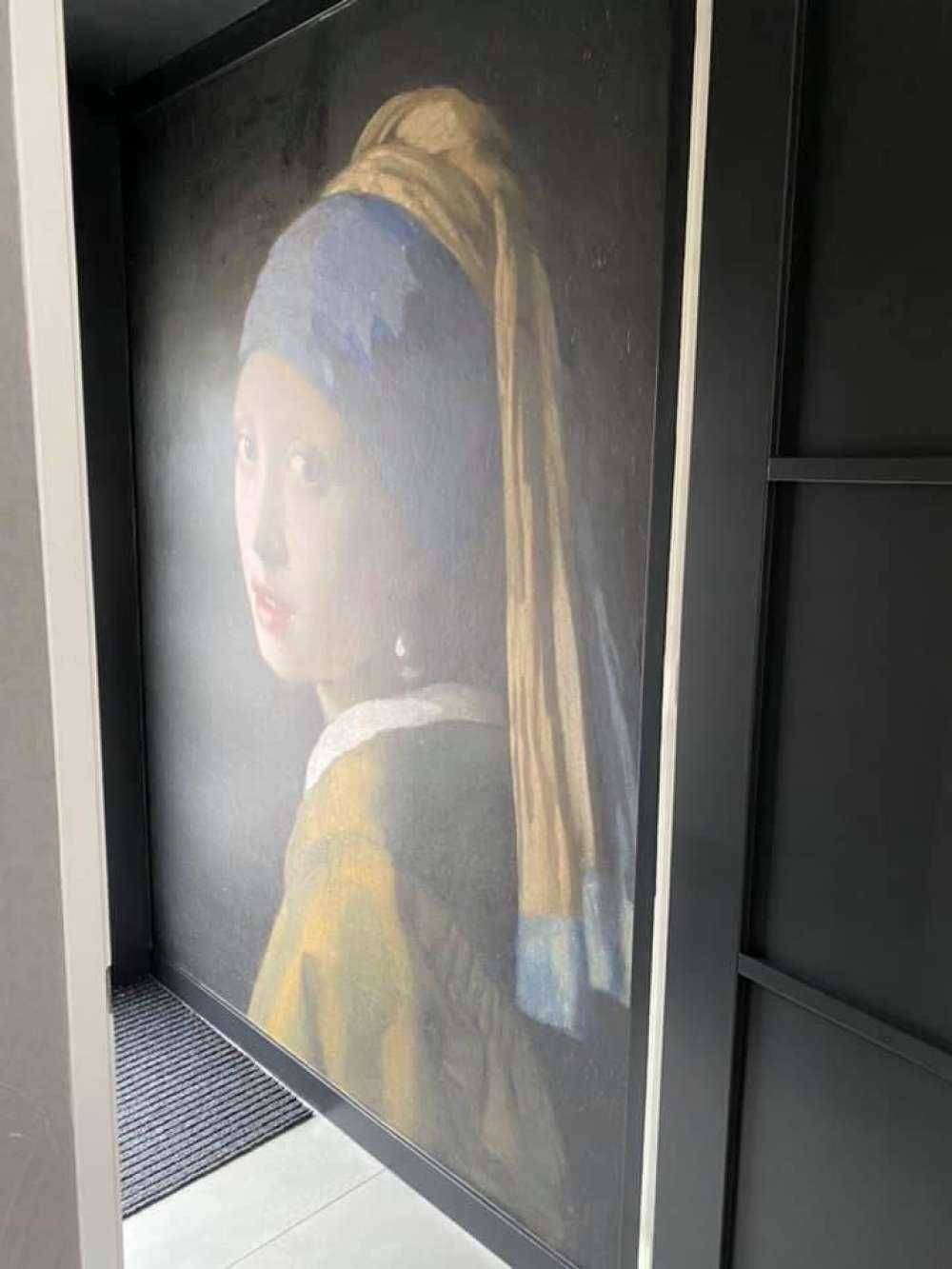 Mädchen mit der Perle
