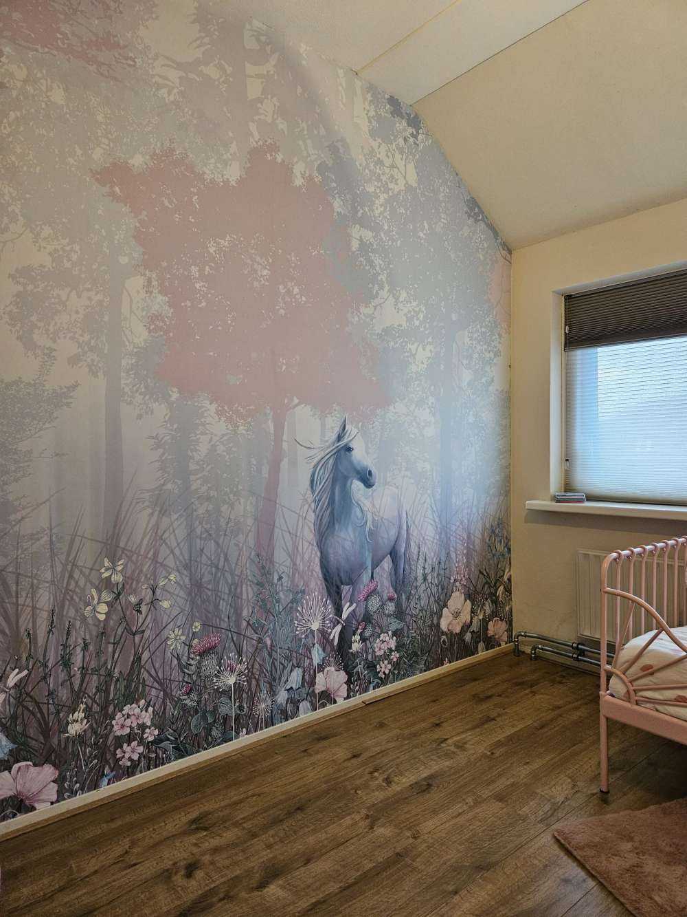Blauer und rosa Wald