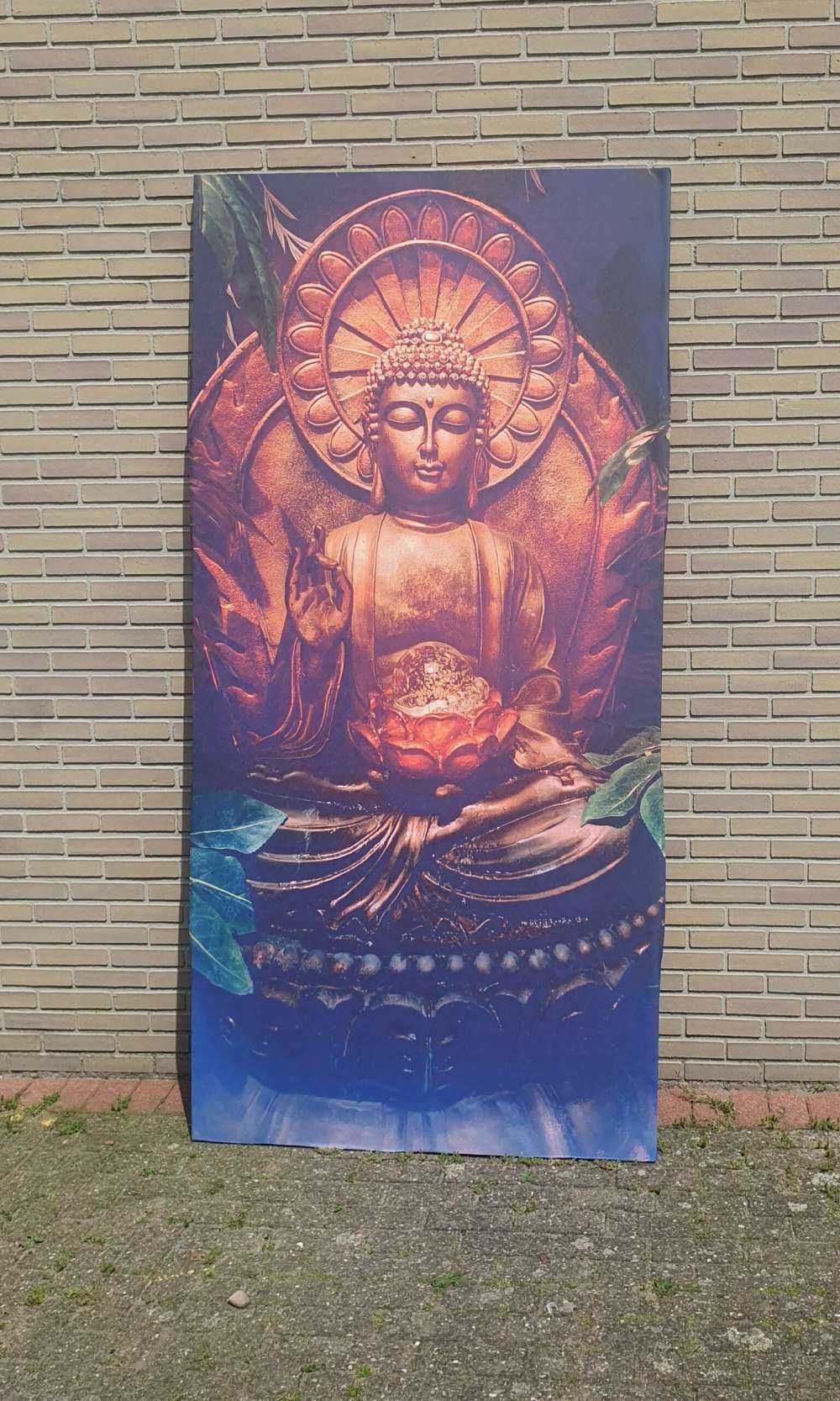 Buddha mit Blättern