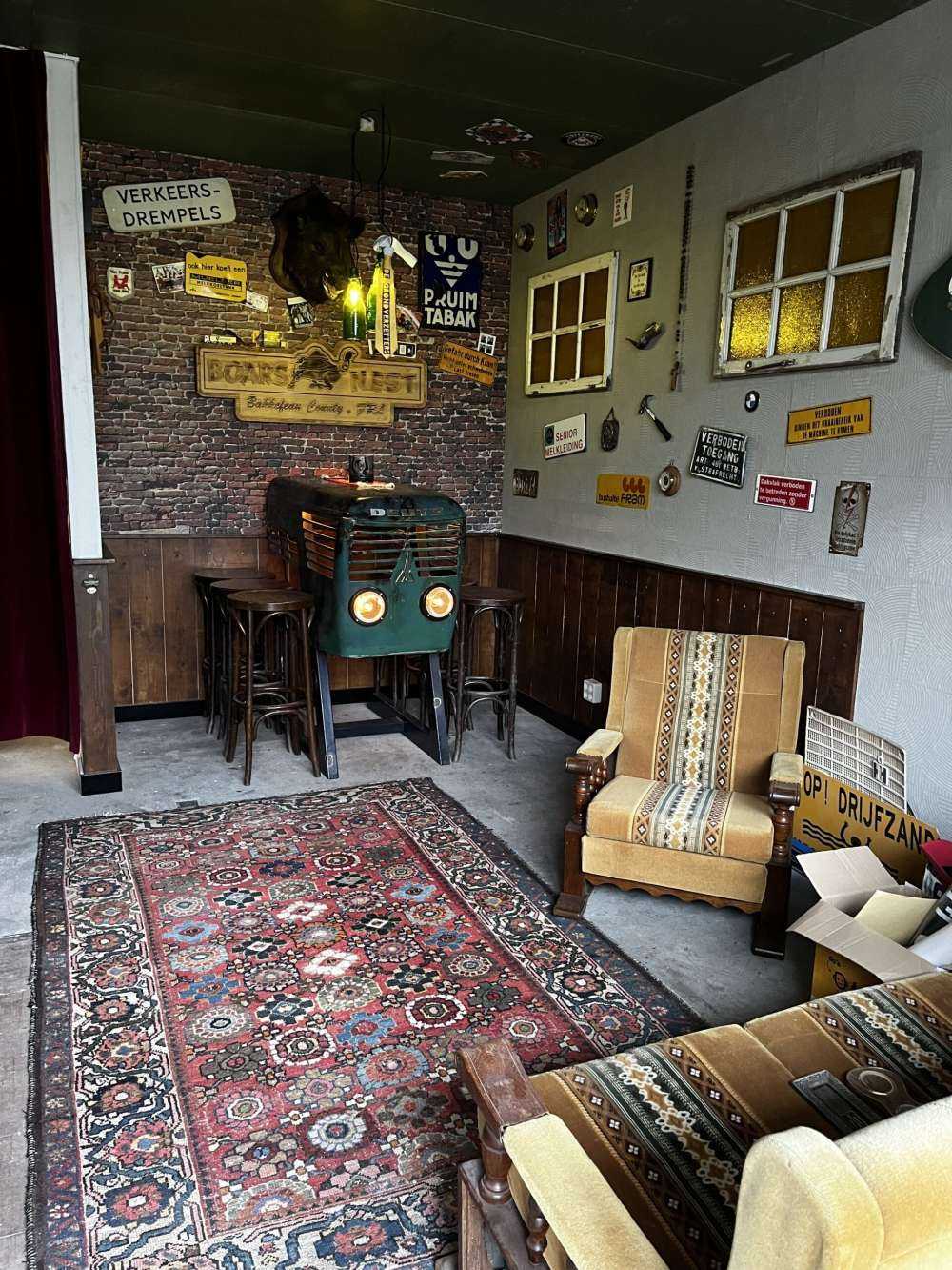 Alte restaurierte Ziegelwand