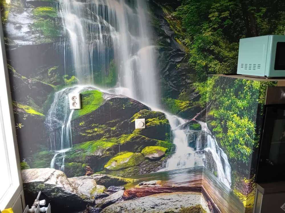 Dschungel-Wasserfall