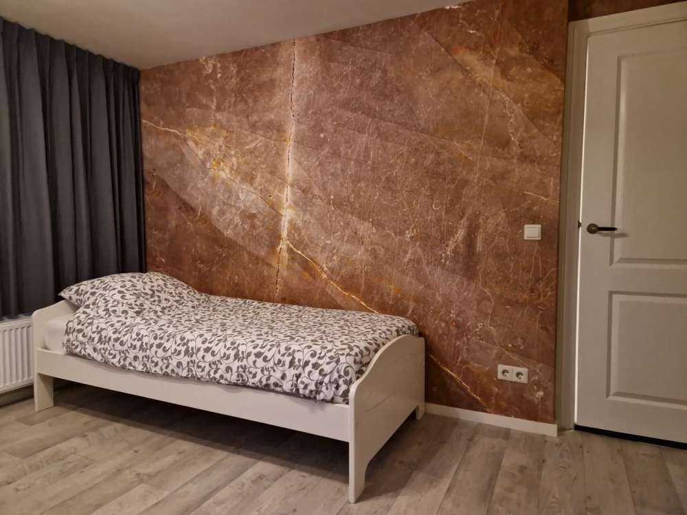 Brauner Naturmarmor