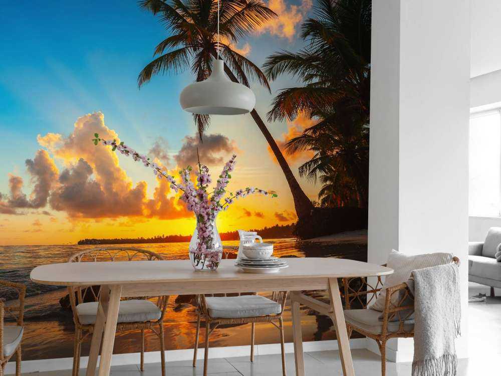 Sonnenuntergang mit Palmen