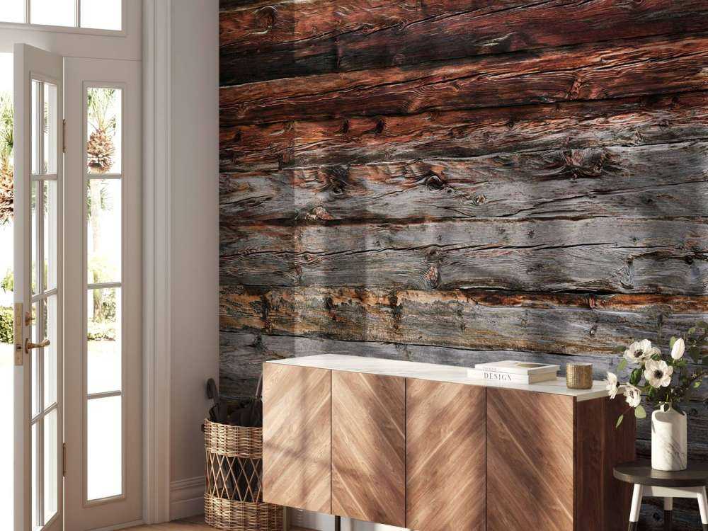 Dunkel verwittertes Holz