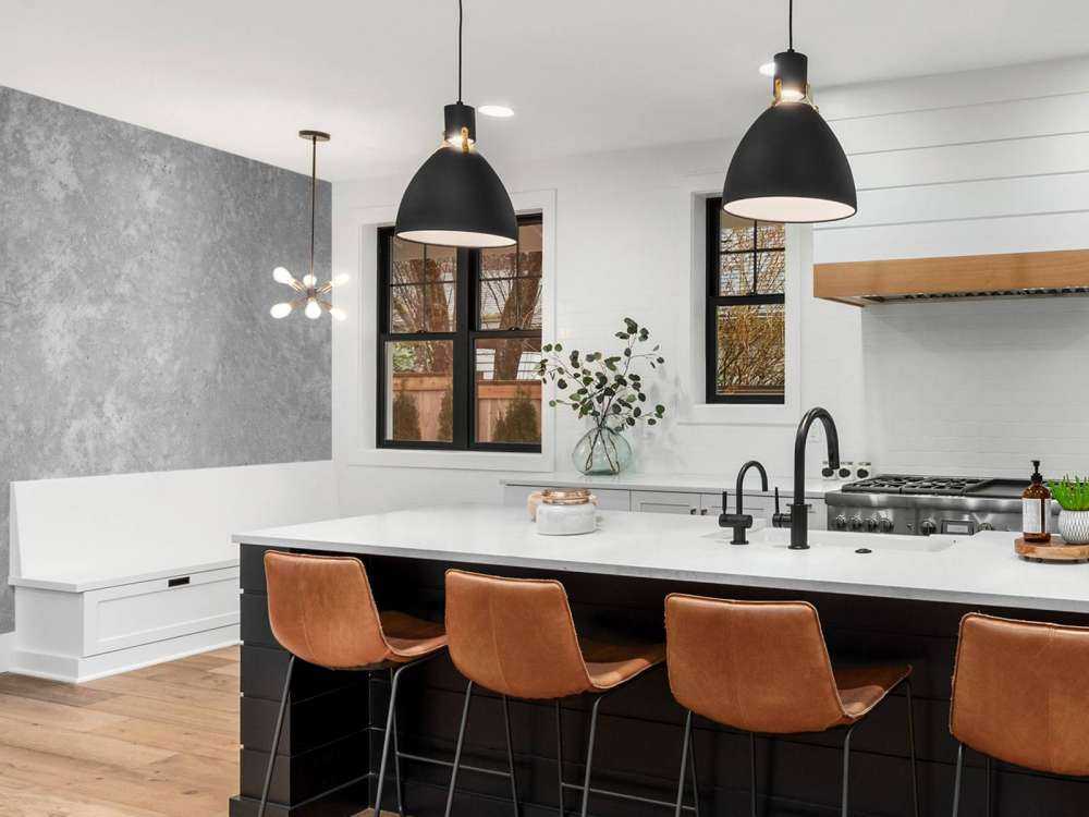 Dunkel gebürsteter Beton