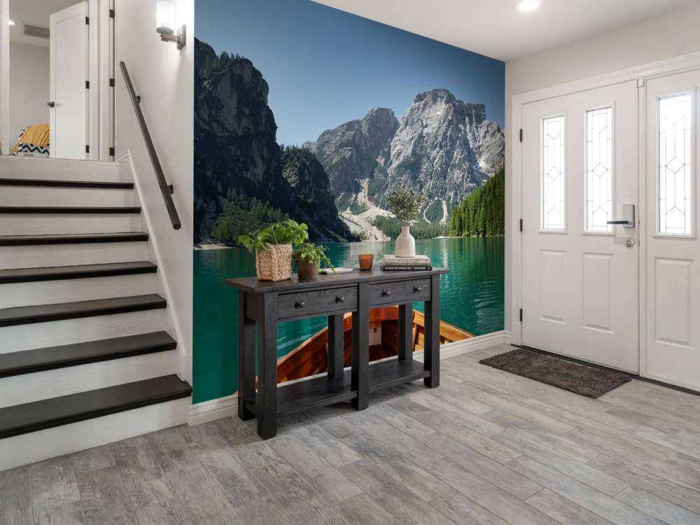 Der Pragser Wildsee von einem Boot aus