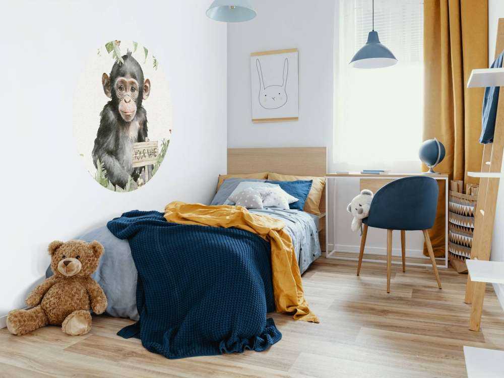 Schimpansenbaby im Dschungel