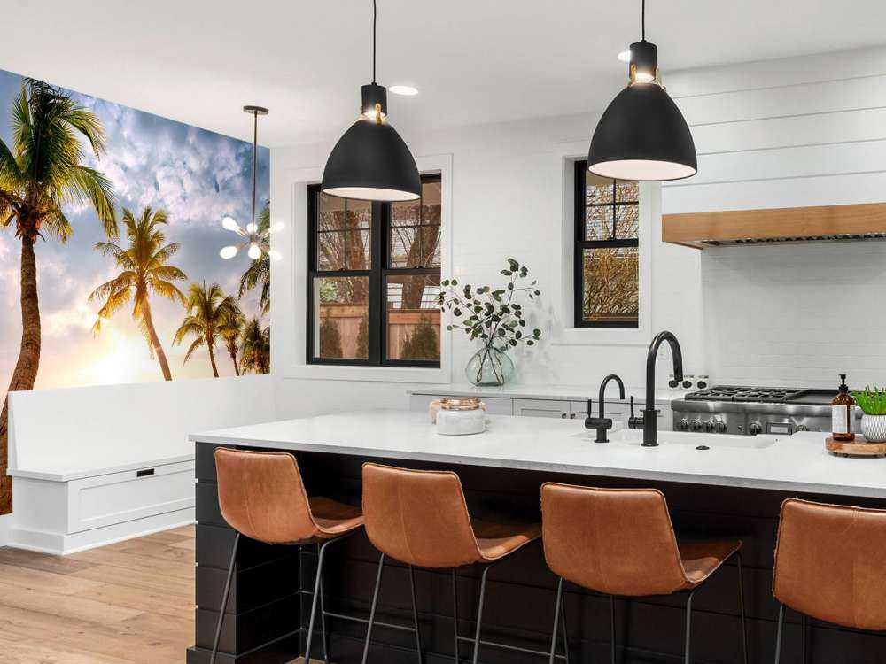 Kokosnusspalmen gegen Sonnenuntergang