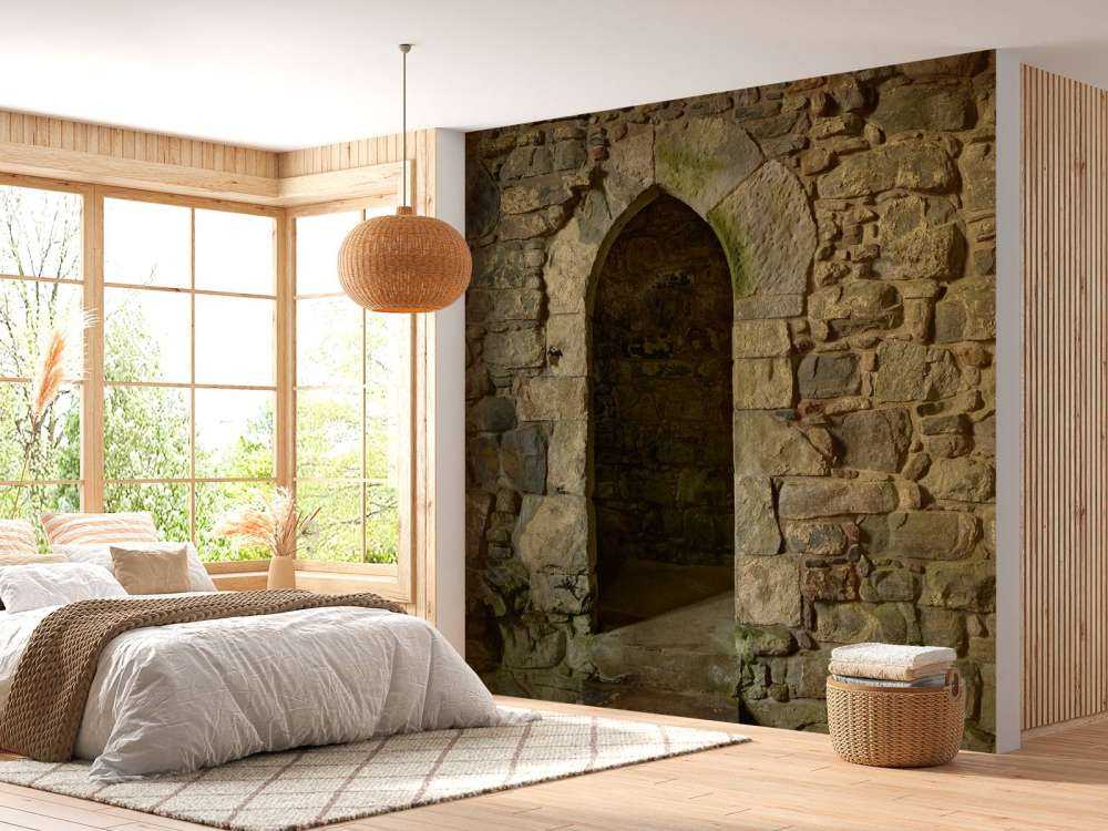 Alte Mauer mit Durchgang