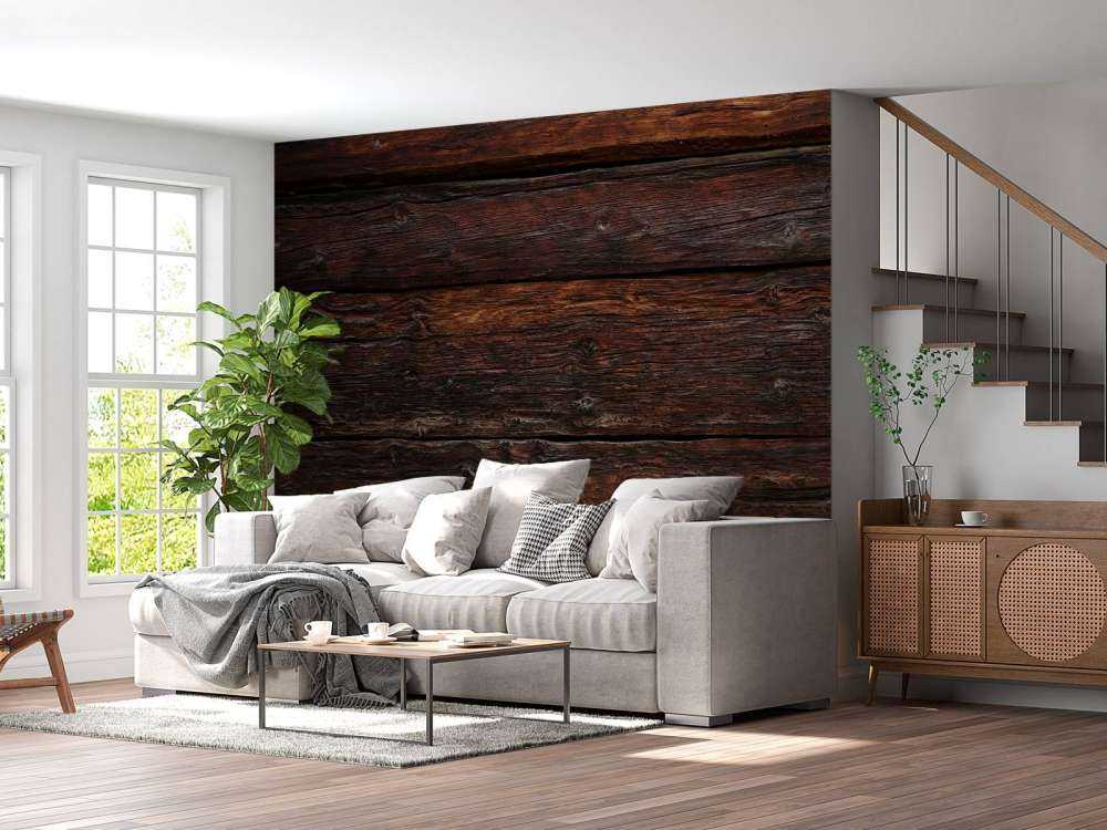 Dunkel gebranntes Holz