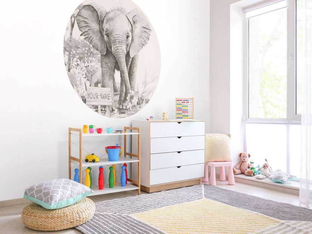 Elefantenbaby im Dschungel beige