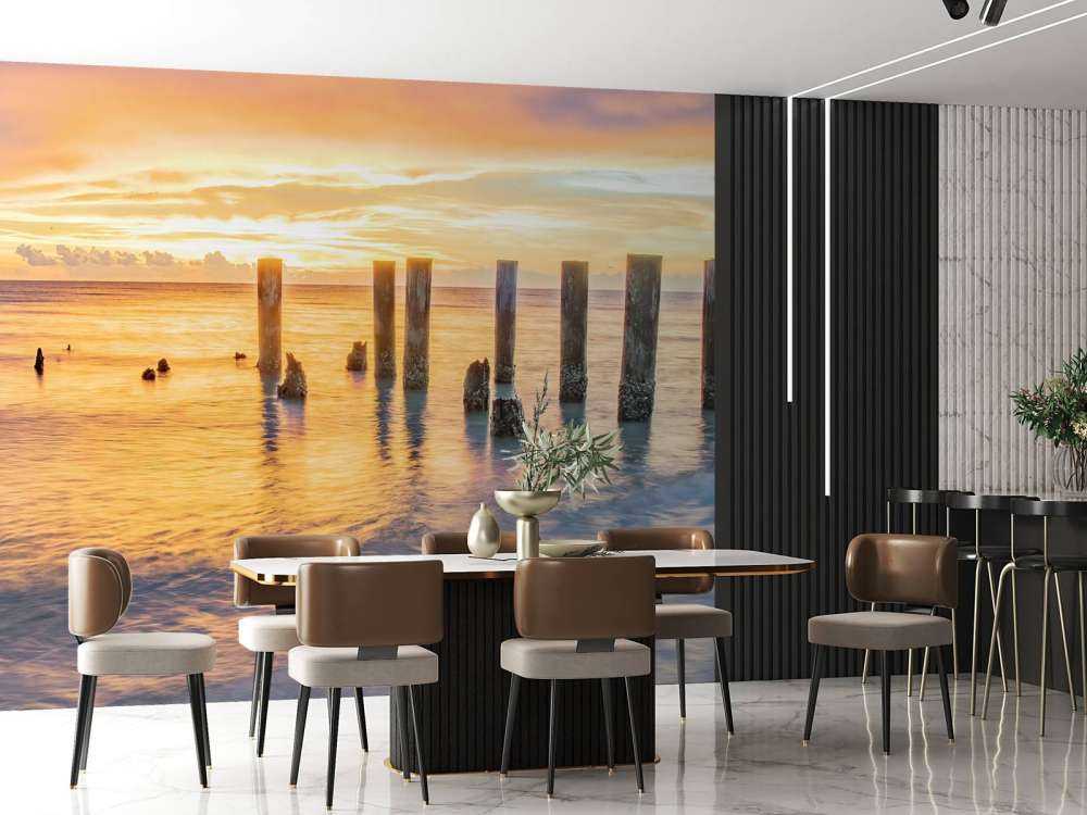 Ruhiges Meer bei Sonnenaufgang