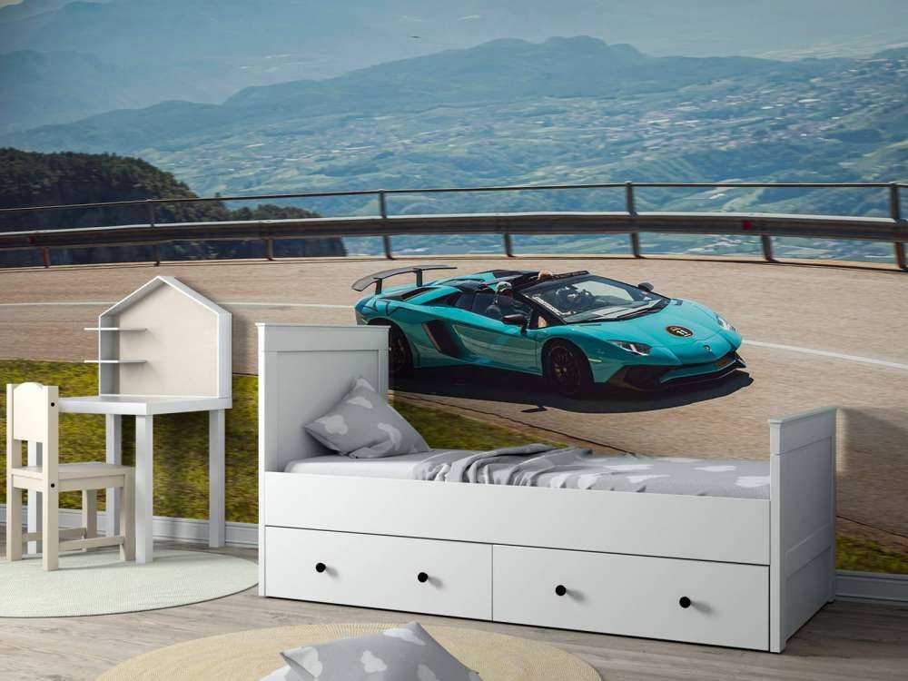 Alpenrit mit Luxus-Sportwagen