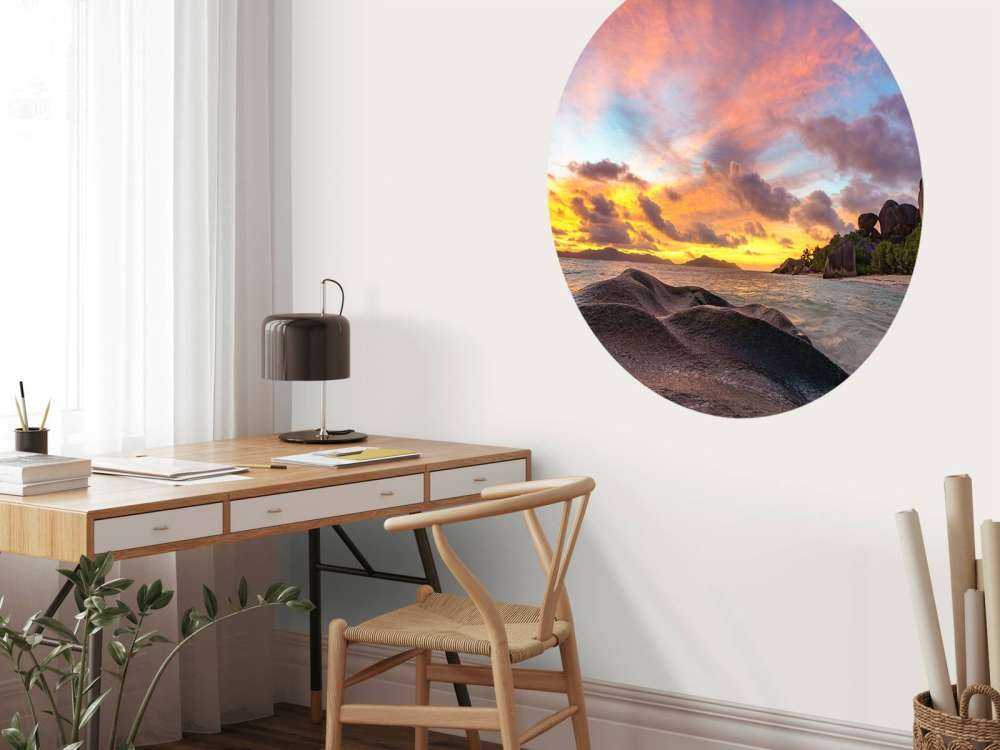 Sonnenuntergang am tropischen Strand