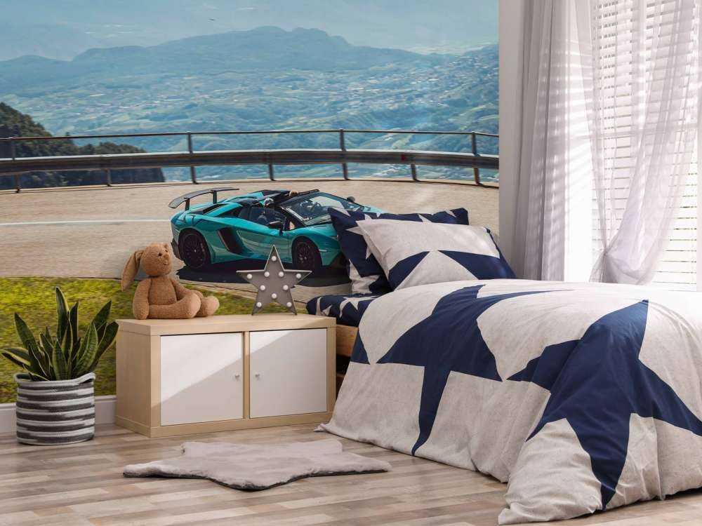 Alpenrit mit Luxus-Sportwagen