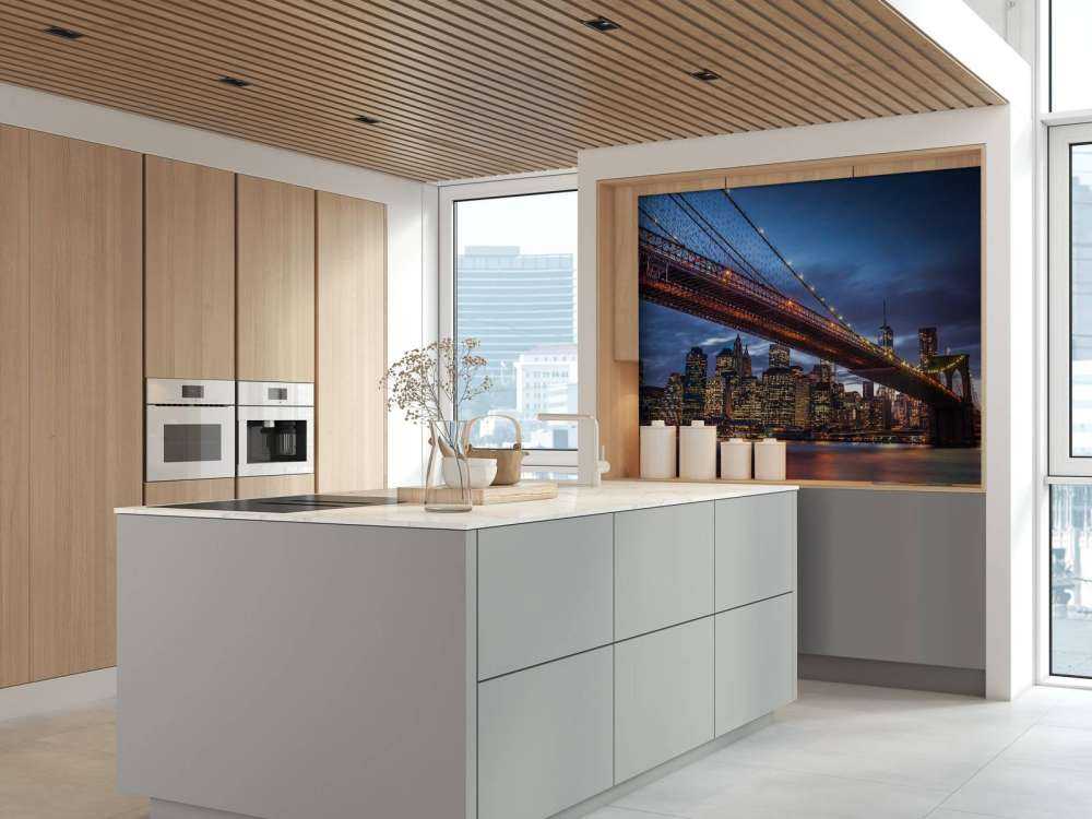 Brooklyn Bridge and lower Manhattan skyline at dusk, New York