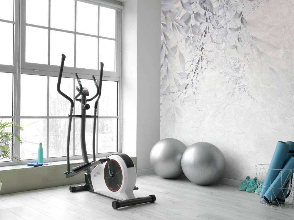 Blätter auf Marmorwand