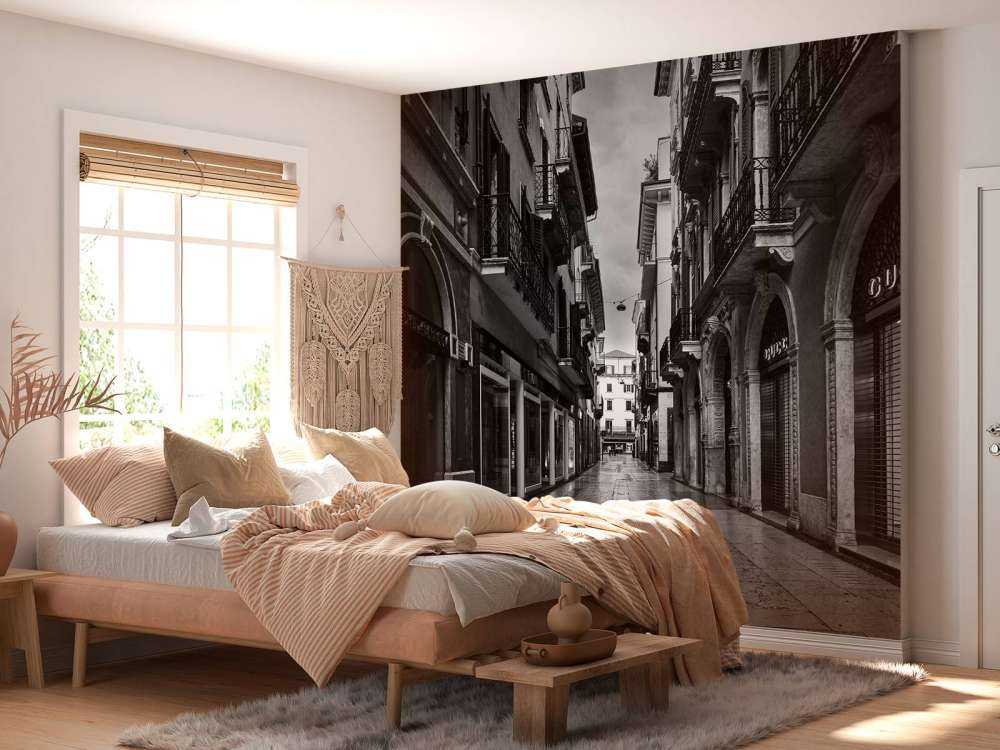 Einkaufsstraße in Schwarz und Weiß