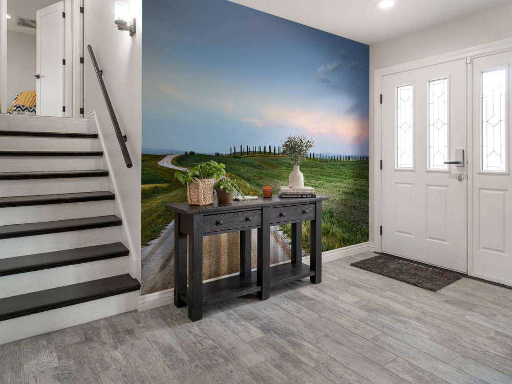 Straße durch italienische Landschaft