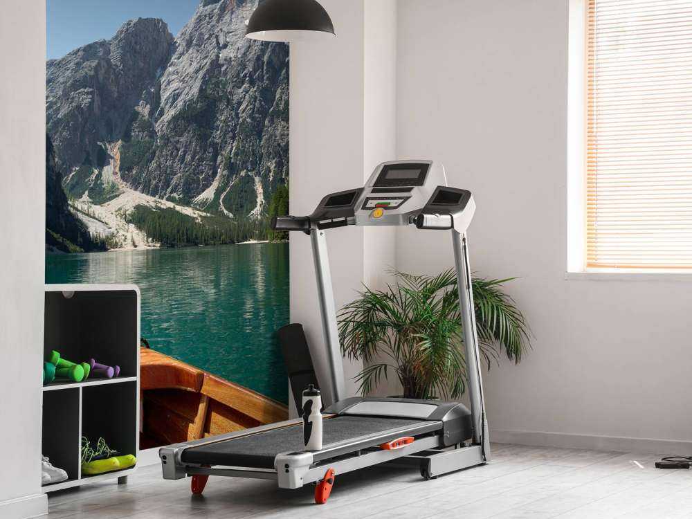 Der Pragser Wildsee von einem Boot aus