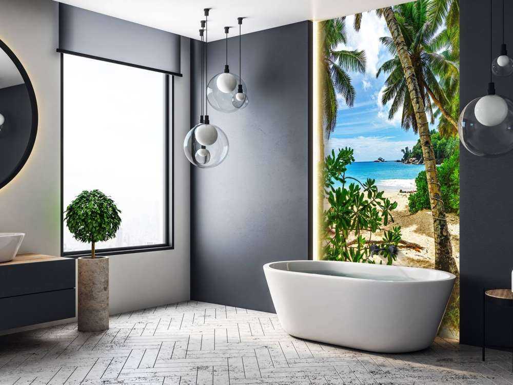 Strand zwischen den Palmen