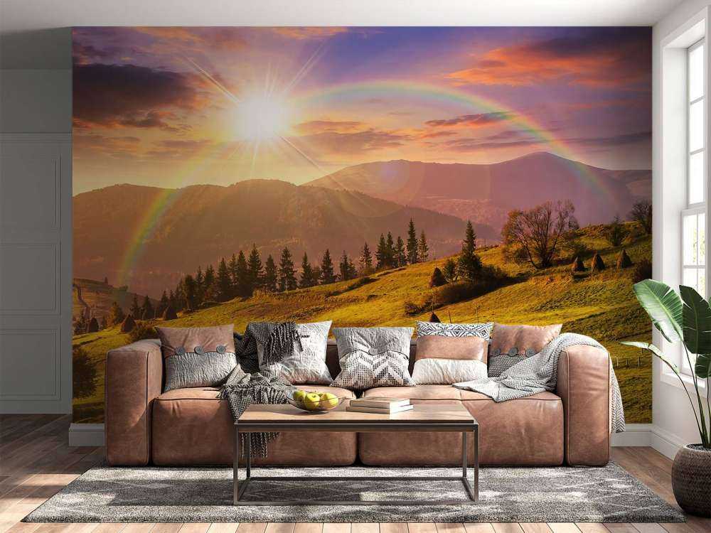 Heuhaufen in Berglandschaft