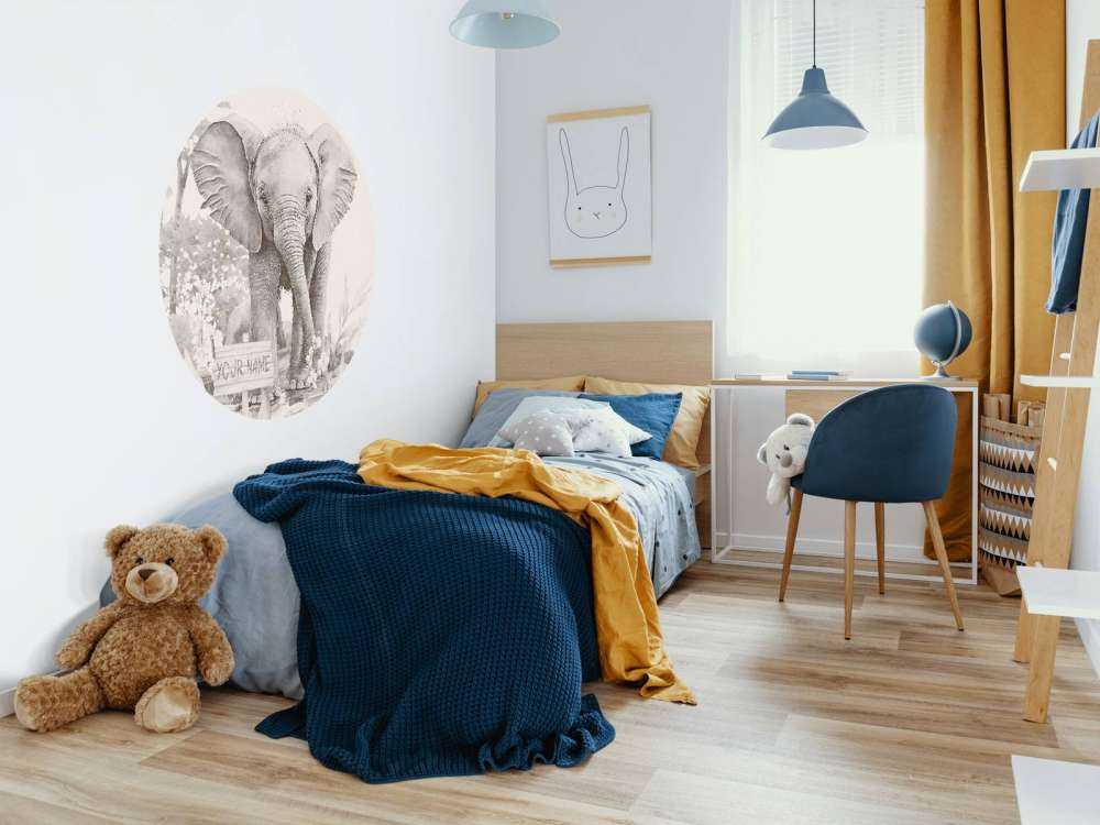 Elefantenbaby im Dschungel beige