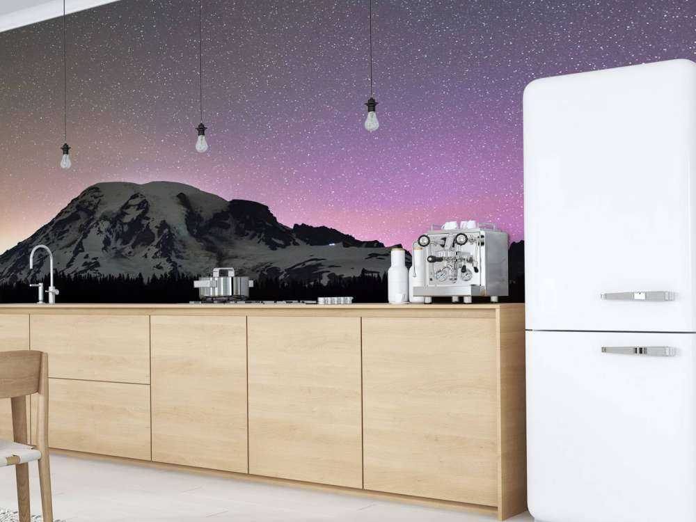 Mount Rainier mit Nordlicht