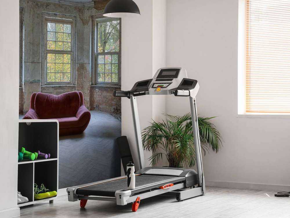 Bank im verlassenen Raum