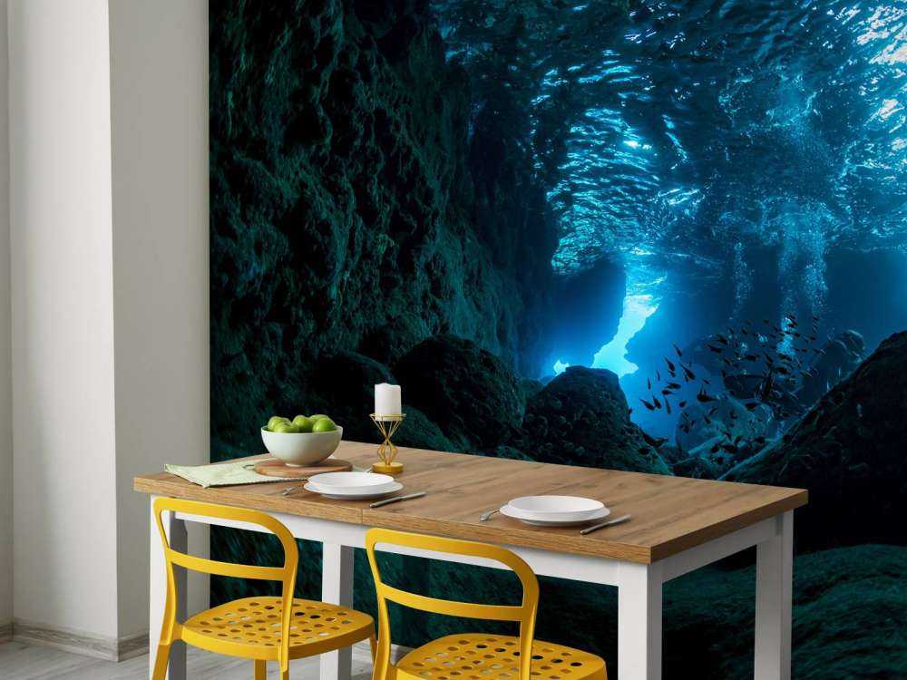 Sonnenstrahlen in Unterwasserhöhle