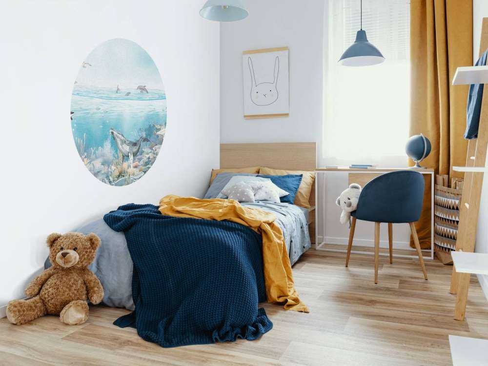 Ozeanlandschaft mit Tieren in Farbe