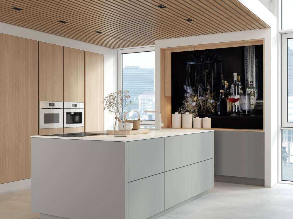 Stilleben mit Getränkeflaschen