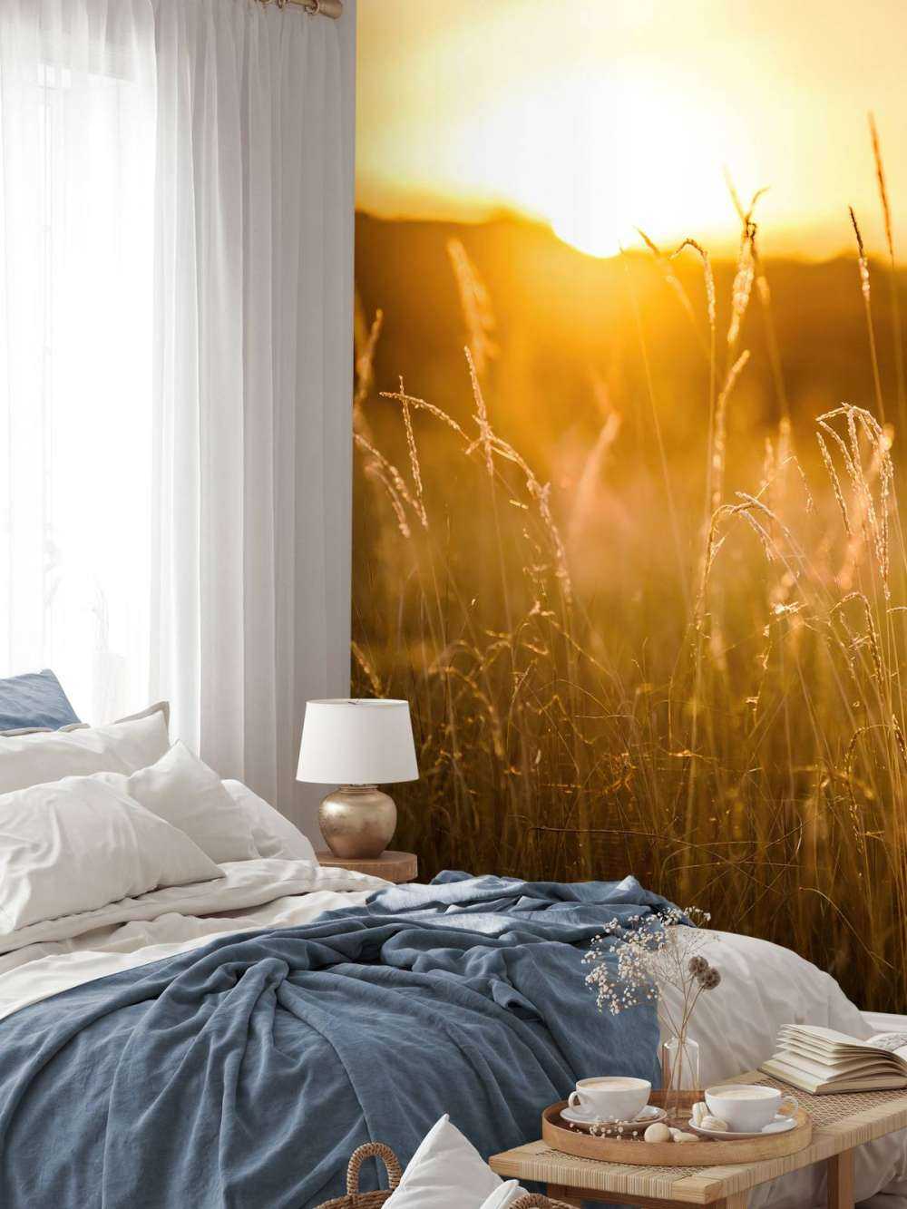 Sonnenuntergang zwischen dem Korn