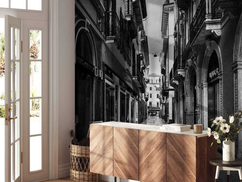 Einkaufsstraße in Schwarz und Weiß