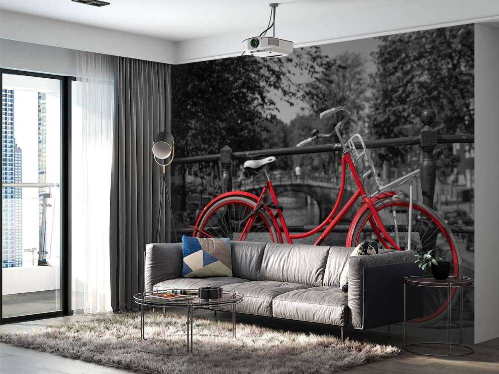 Rotes Fahrrad auf der Brücke