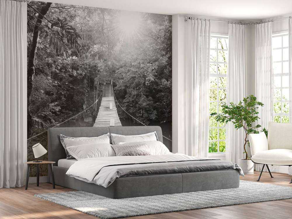 Hängebrücke schwarz und weiß