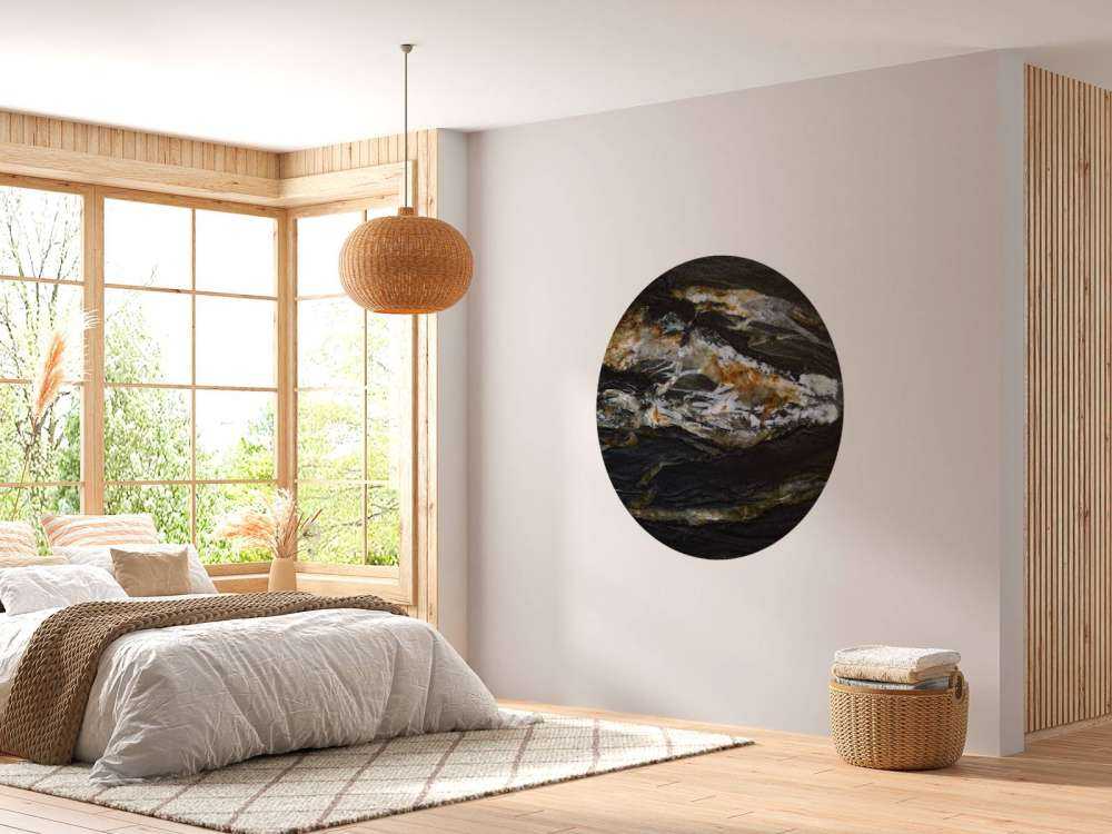 Schwarzer Marmor mit Relief