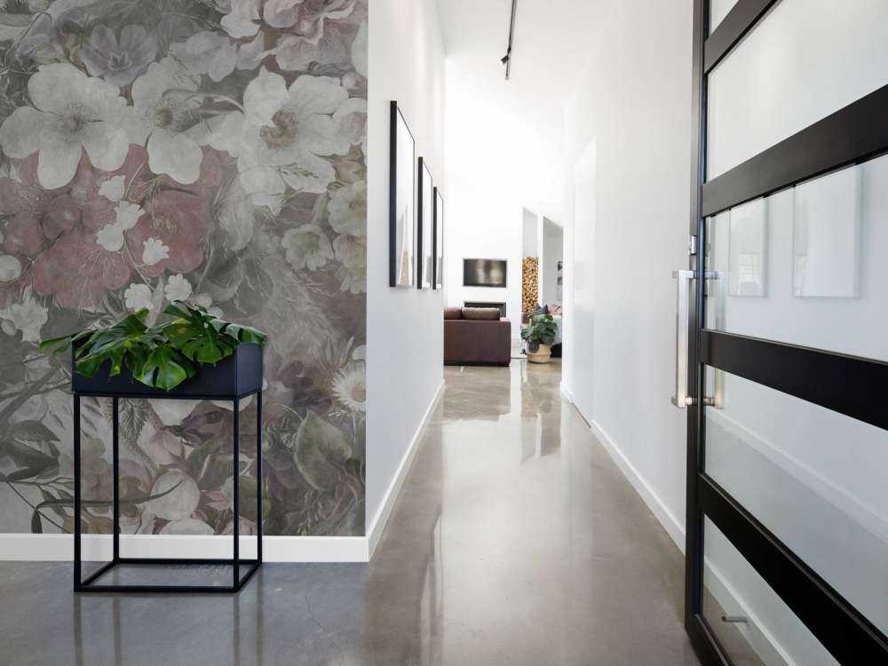 Apfelblüte und Anemonen