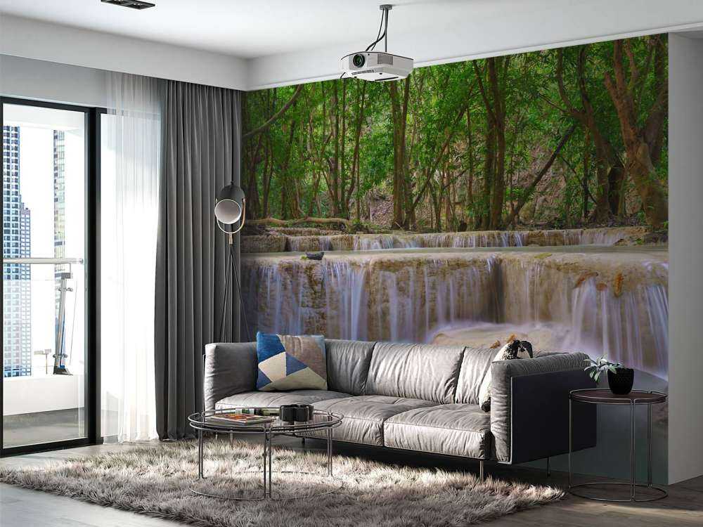 Wasserfall im tiefen Regenwald