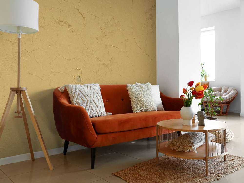 Wand mit gerissener Farbe