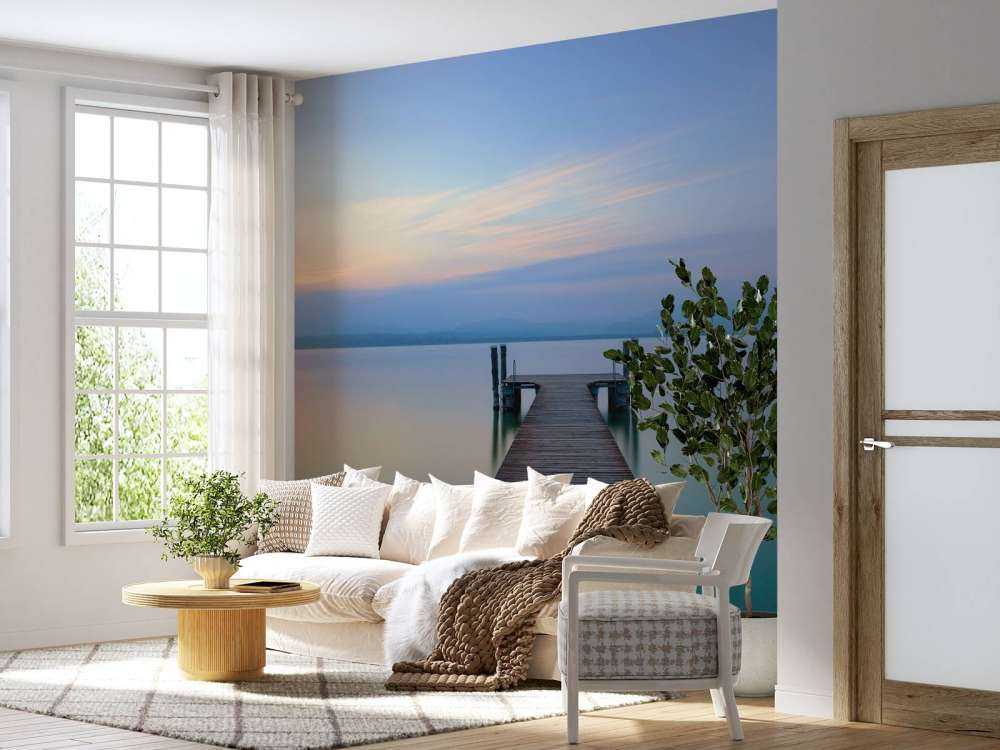 Steg bei Sonnenuntergang