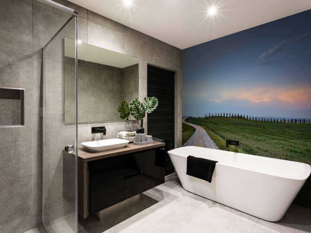 Straße durch italienische Landschaft