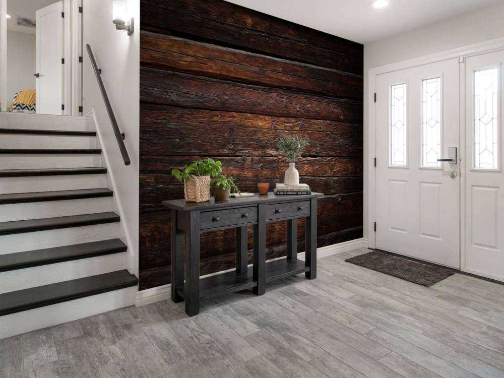 Wand aus dunklem Holz