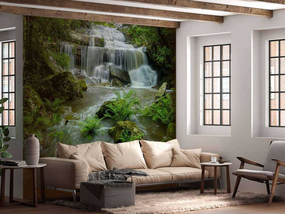 Fließender Wasserfall