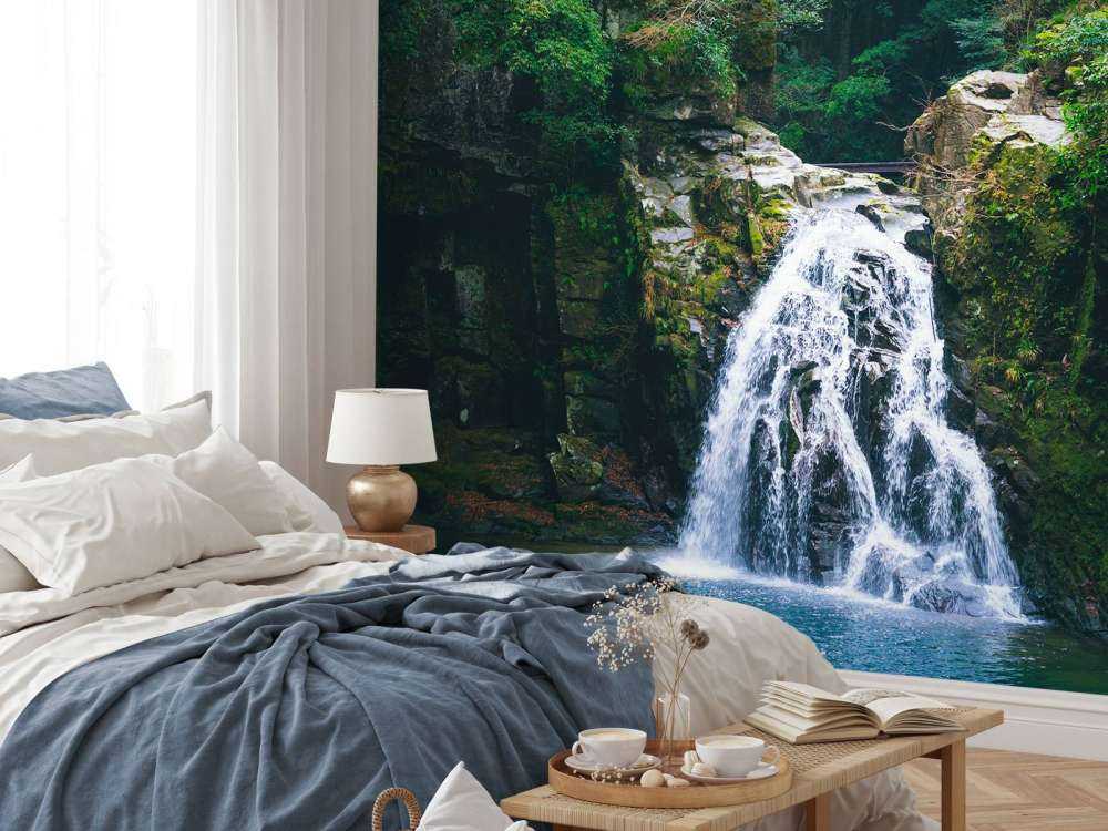 Schöner Wasserfall