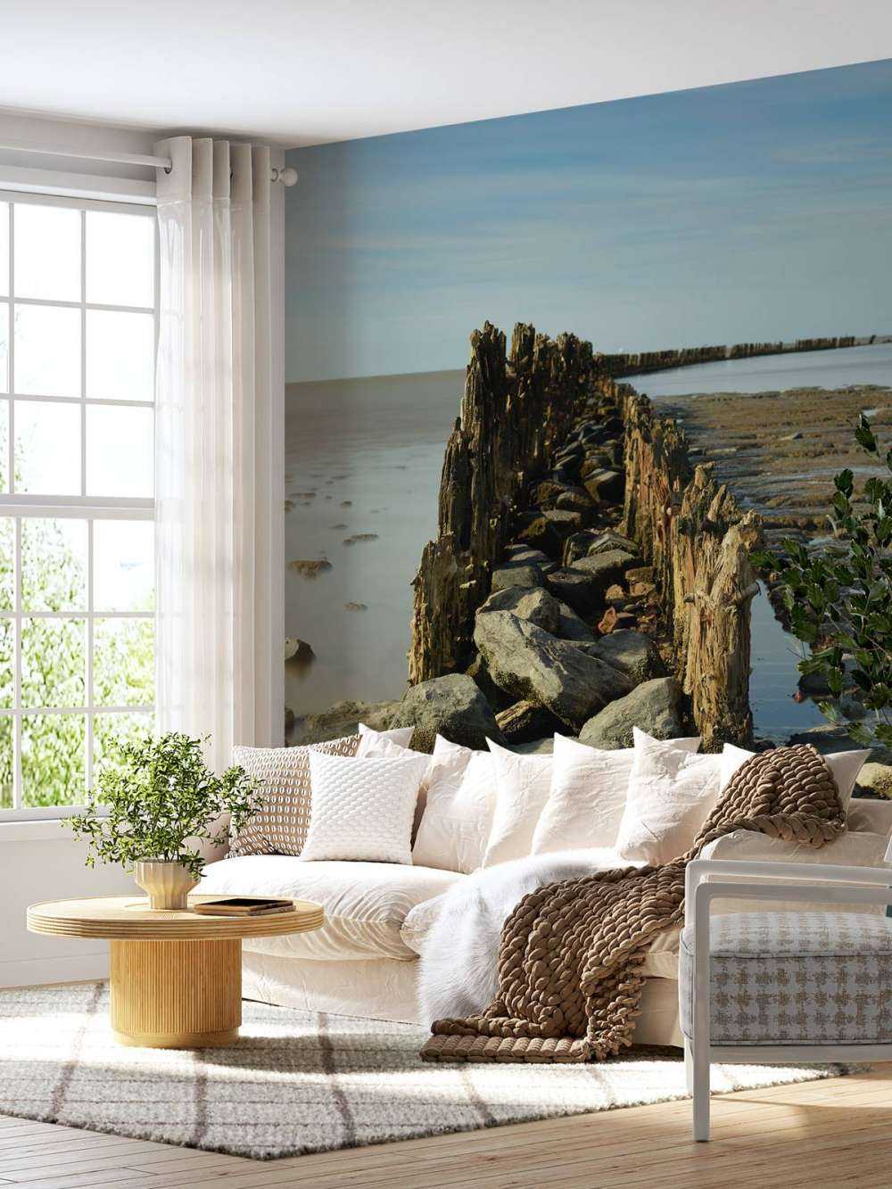 Wellenbrecher aus Holz und Stein