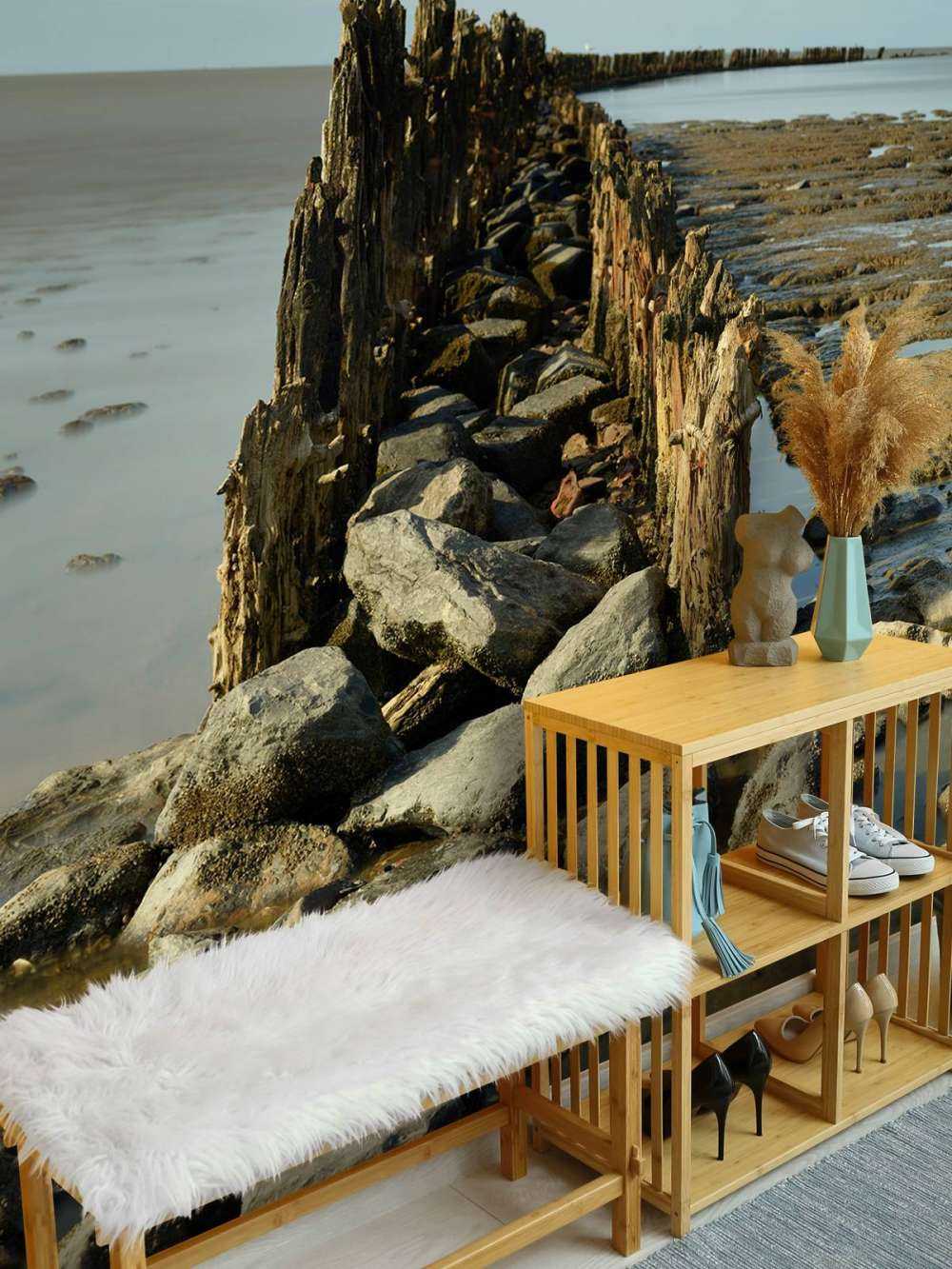 Wellenbrecher aus Holz und Stein